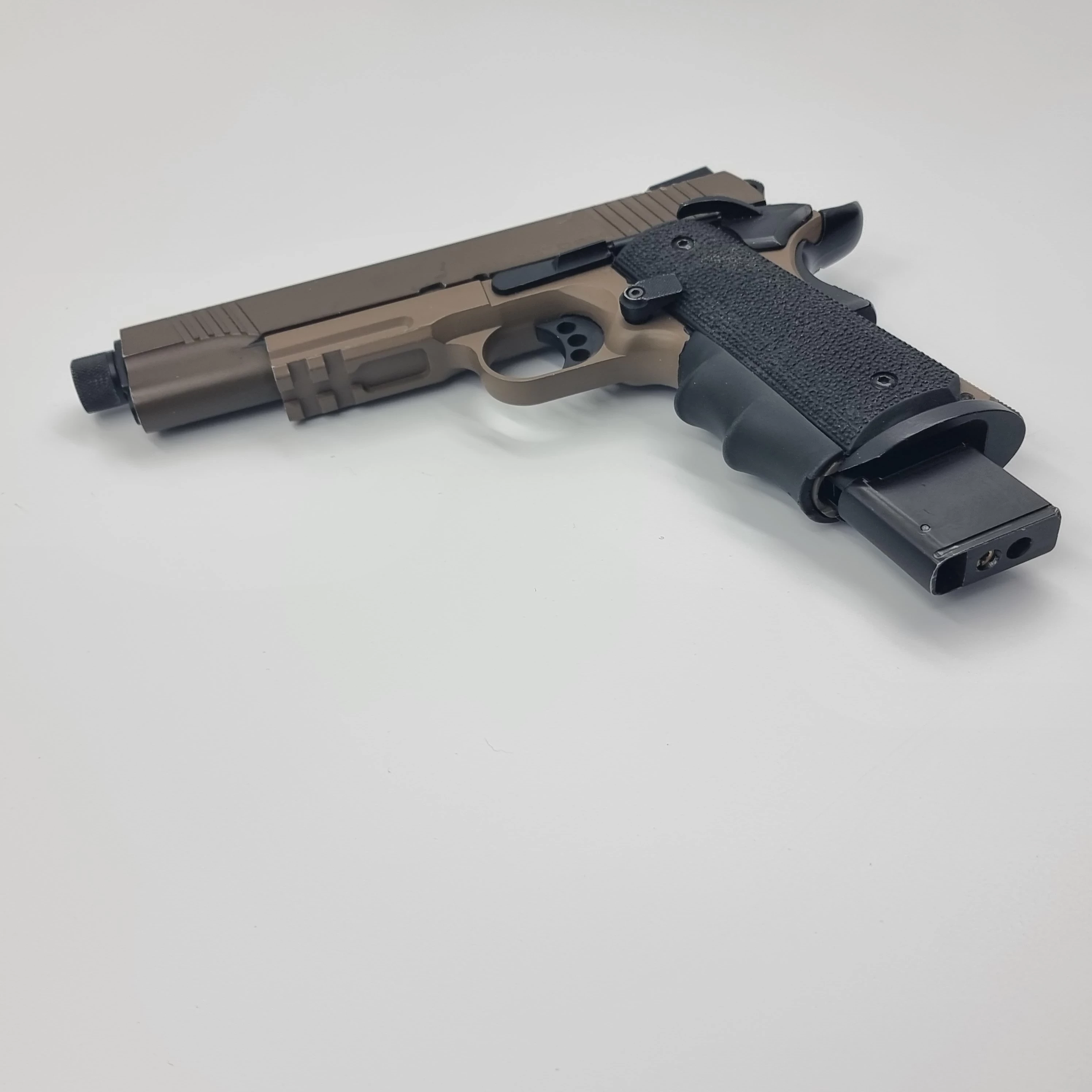 pistolet-wiatrowka-army-r32-sandstorm-kod-producenta-r32