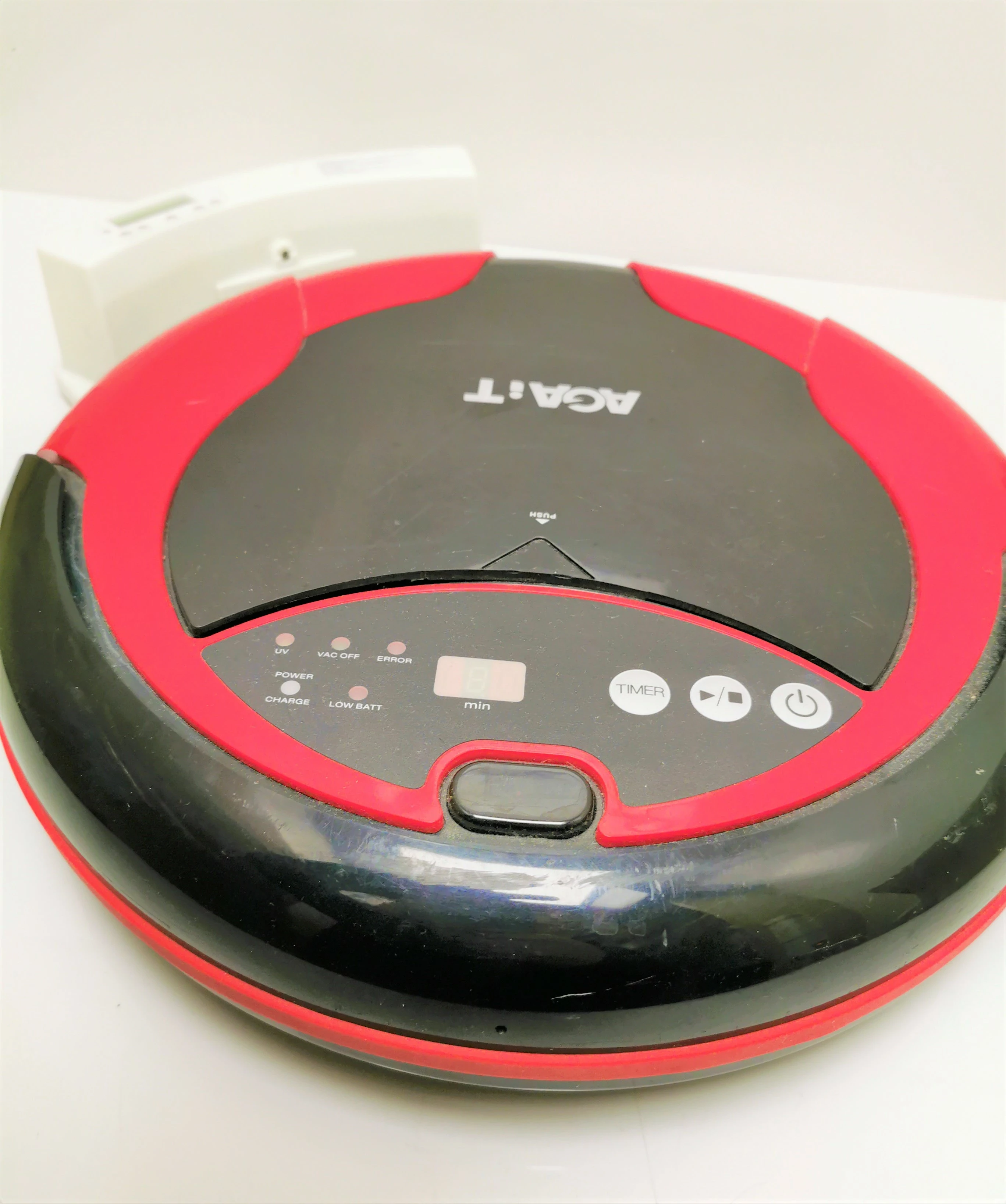 odkurzacz-agait-ec-01-czerwony-kolor-dominujacy-czerwony