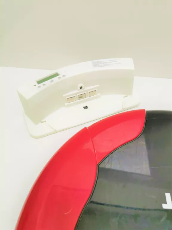 odkurzacz-agait-ec-01-czerwony-rodzaj-odkurzacza-workowy