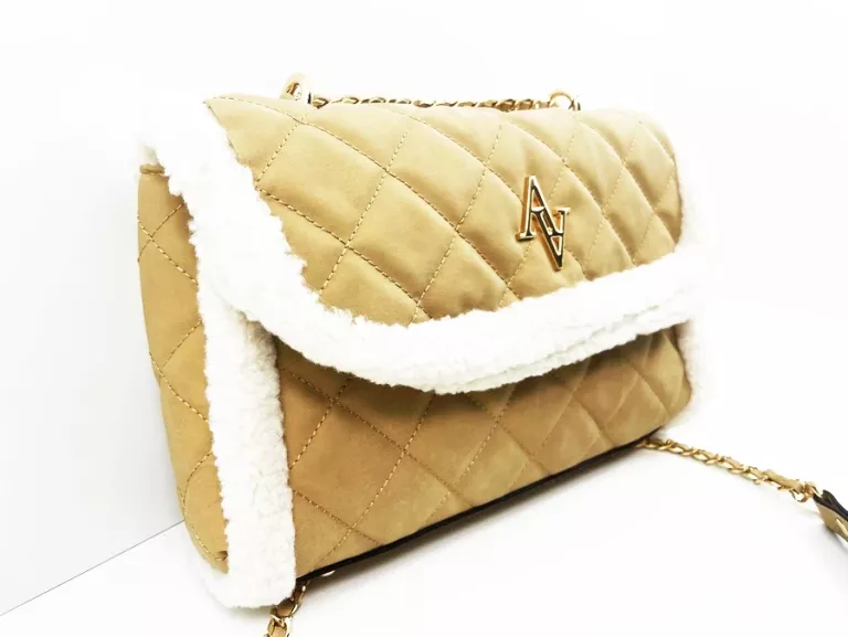 torebka-pikowana-jasna-aa-new-yoker-wielkosc-mala-nie-mieszczaca-a4