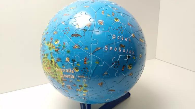 puzzle-3d-trefl-globus-180-marka-trefl