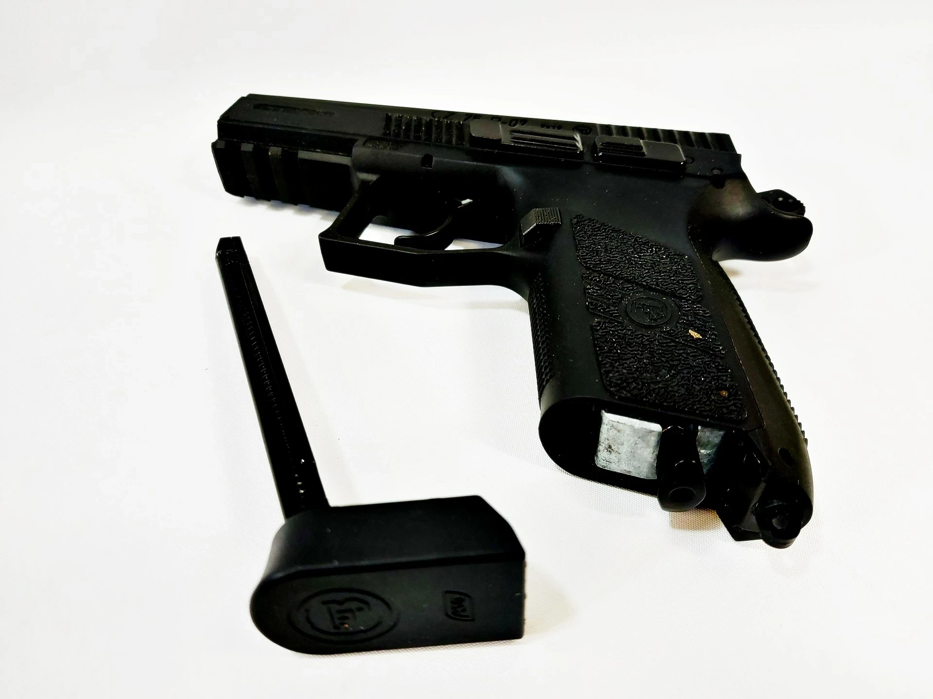 wiatrowka-asg-pistolet-cz-75-p-07-duty-45-mm-co2-stan-uzywany