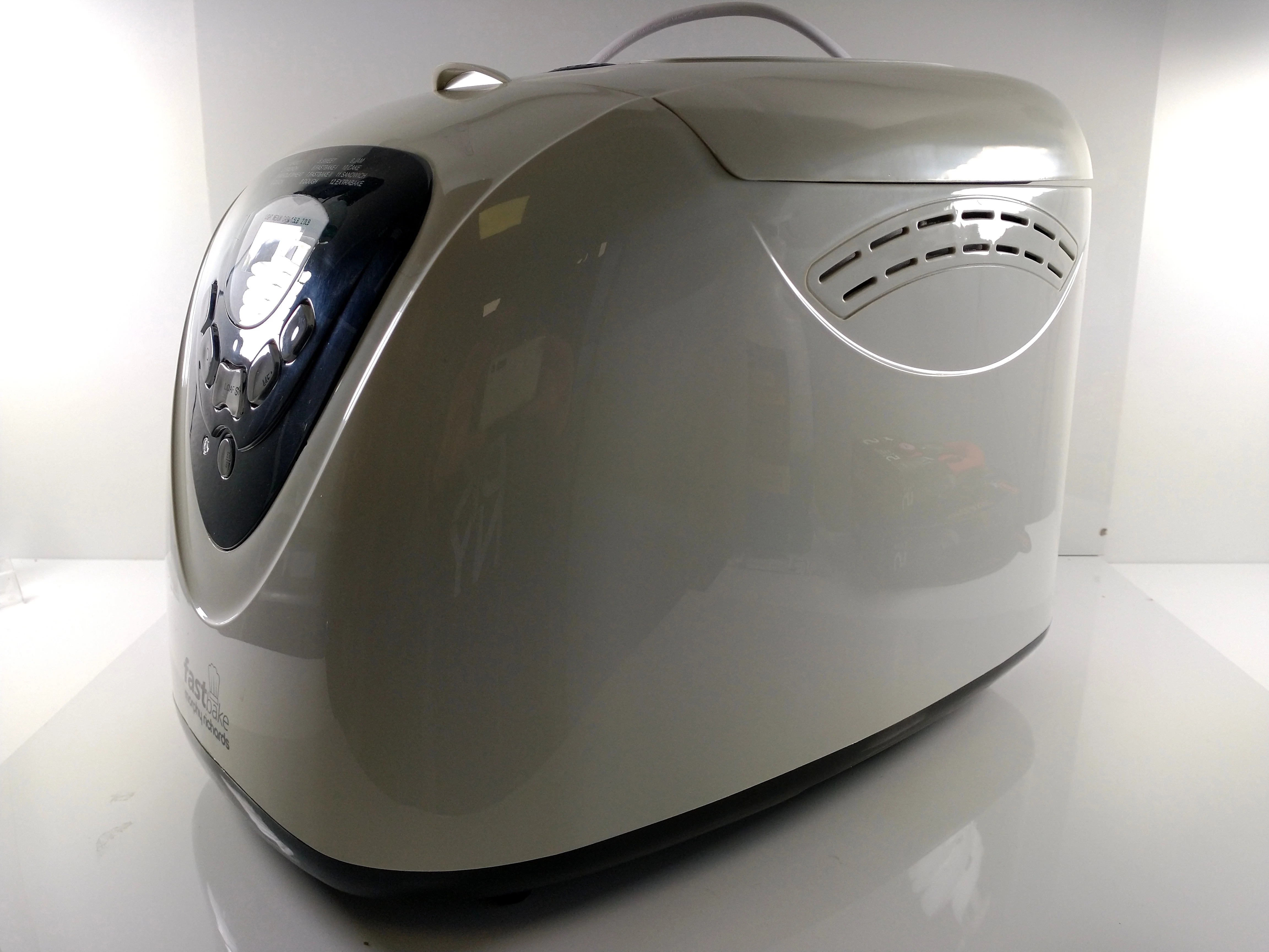 wypiekacz-chleba-morphy-richards-48281ee-kolor-dominujacy-bialy