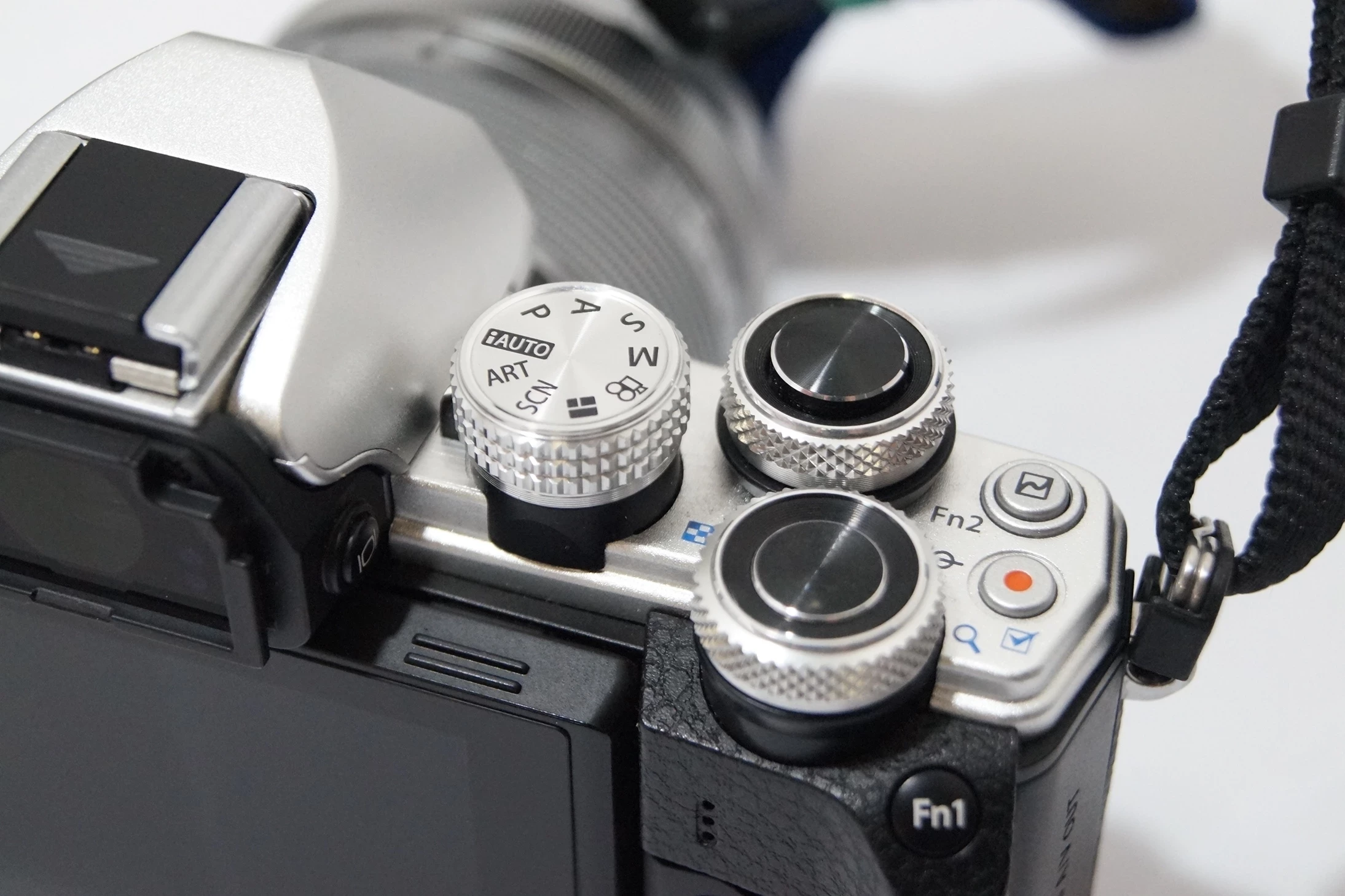 aparat-olympus-om-d-e-m10-ii-traveller-kit-komple-ean-gtin-4046628672485