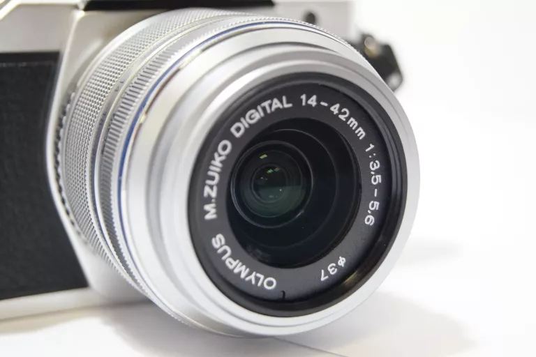 aparat-olympus-om-d-e-m10-ii-traveller-kit-komple-w-zestawie-korpus-obiektyw