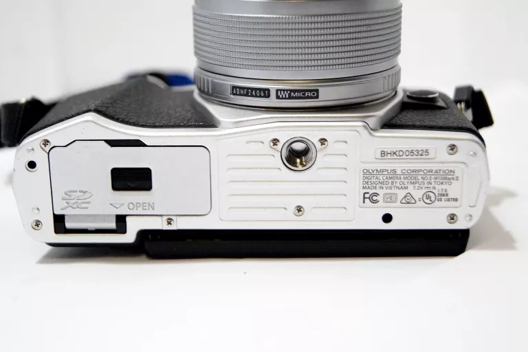 APARAT OLYMPUS OM-D E-M10 II TRAVELLER KIT KOMPLE