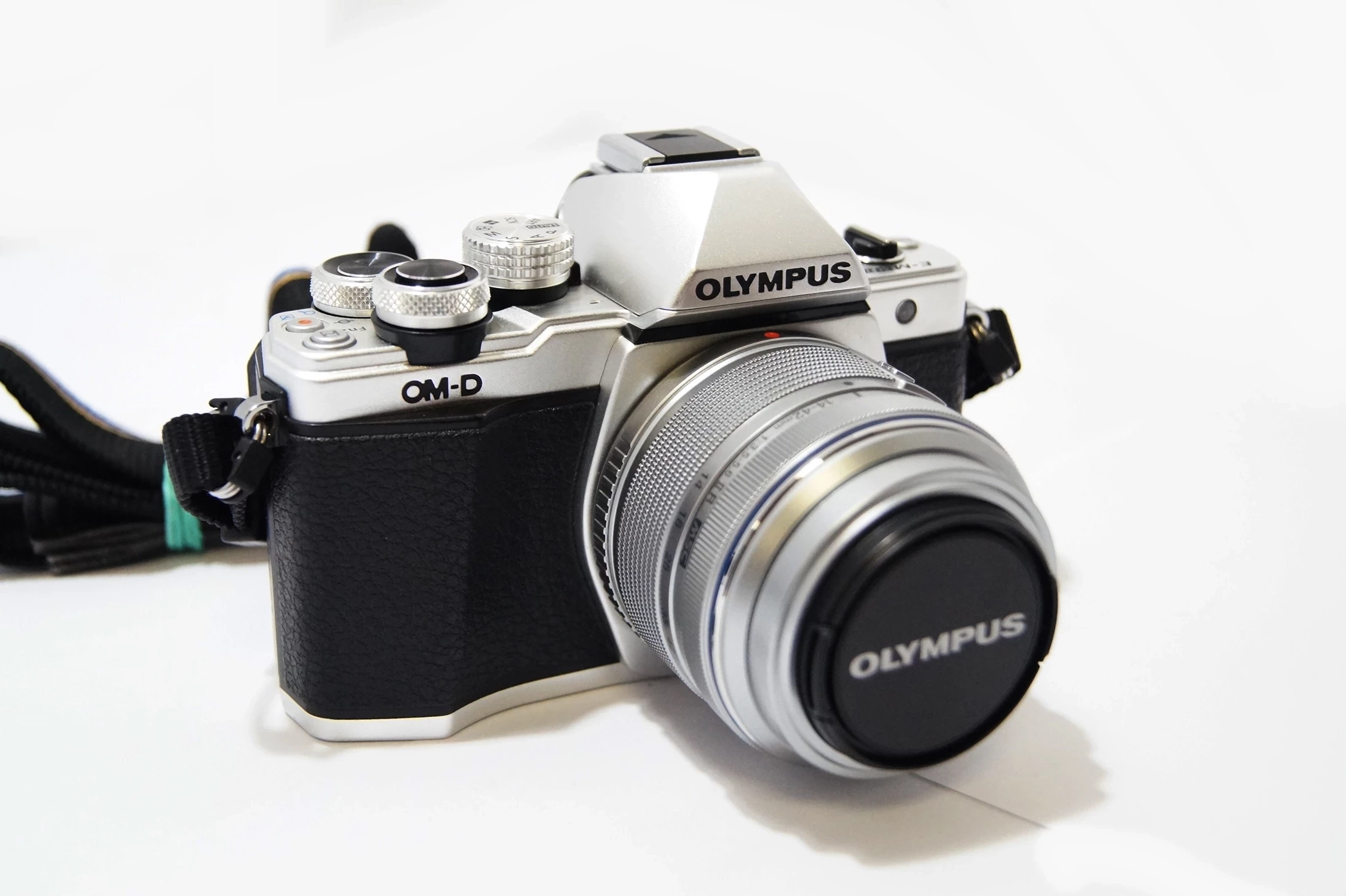 aparat-olympus-om-d-e-m10-ii-traveller-kit-komple-rozdzielczosc-161