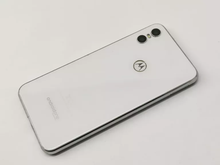 MOTOROLA ONE XT1941-4 64GB/4GB