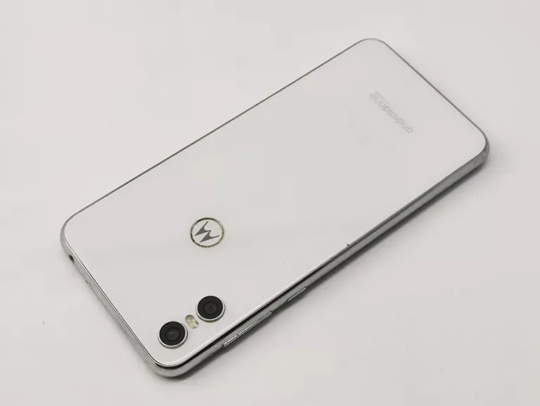 MOTOROLA ONE XT1941-4 64GB/4GB