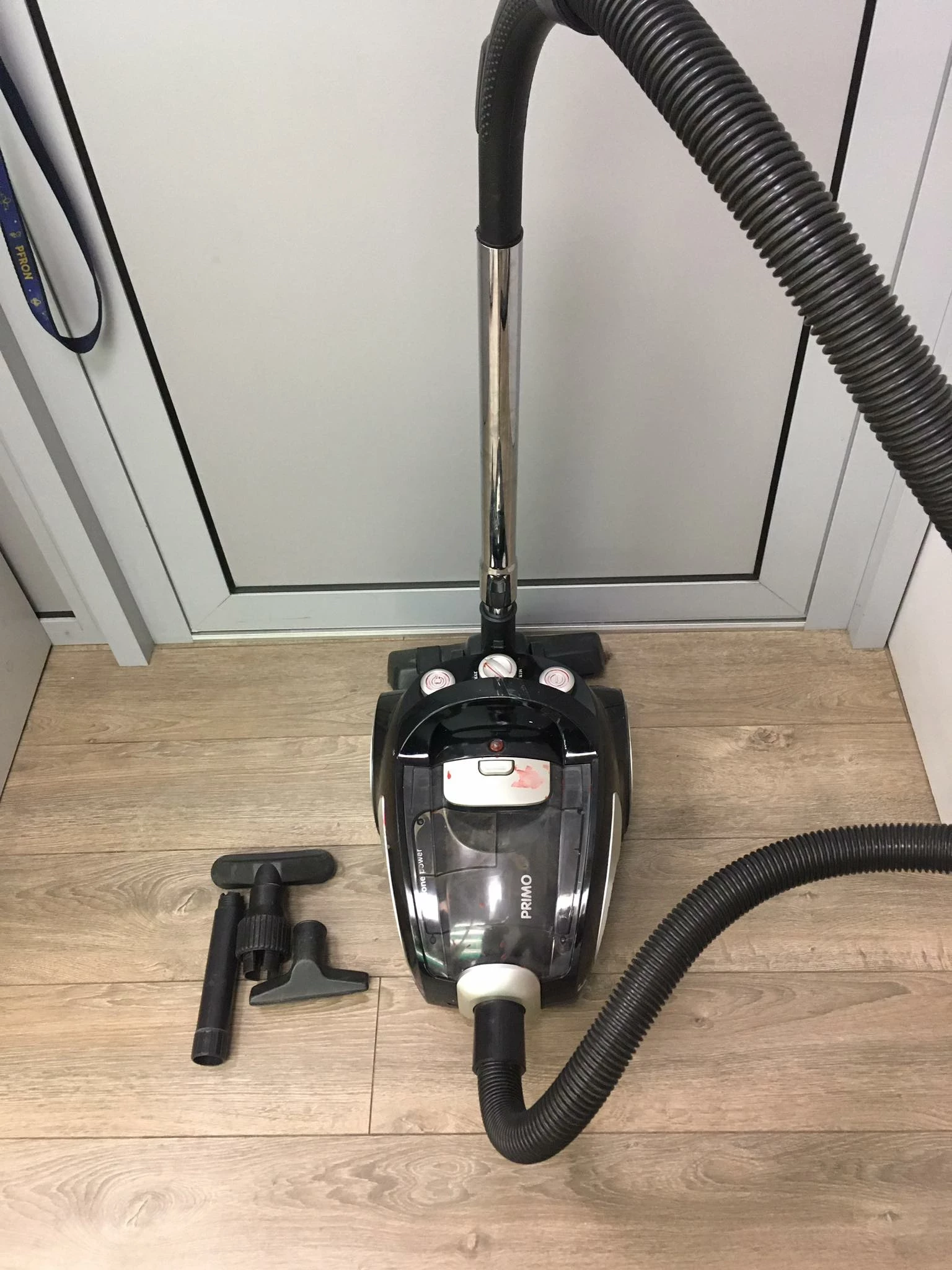 odkurzacz-bezworkowy-primo-cyclone-power-vc9-pla-model-svc31