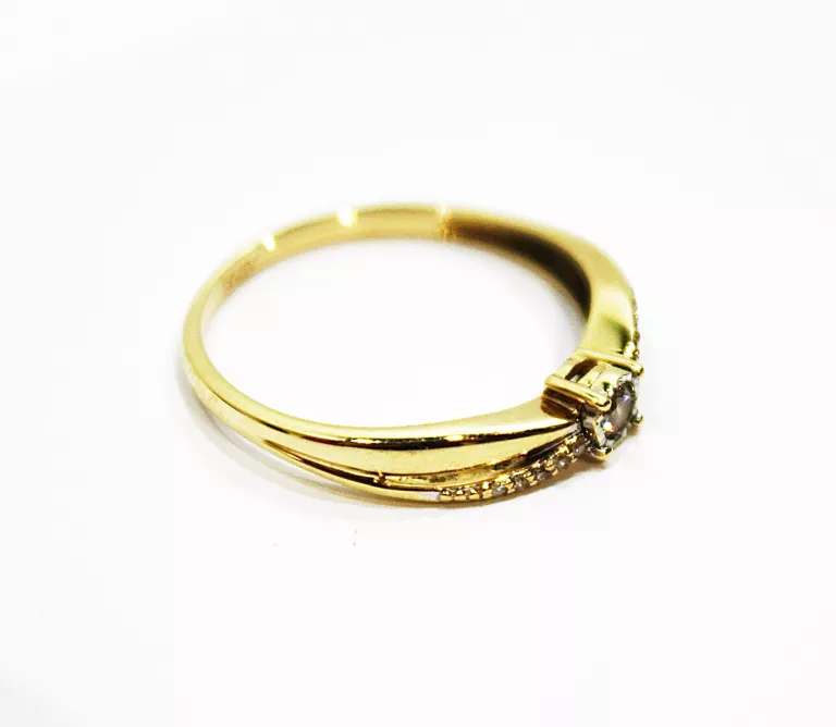 zloty-pierscionek-z-brylantami-375-140g-r-13-kamien-bez-kamienia