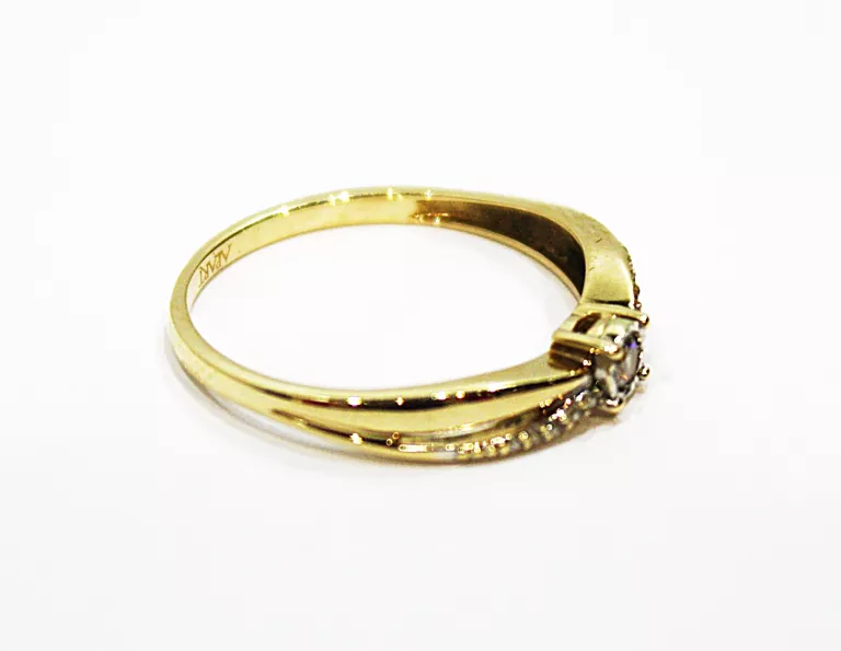 zloty-pierscionek-z-brylantami-375-140g-r-13-marka-248811-958954