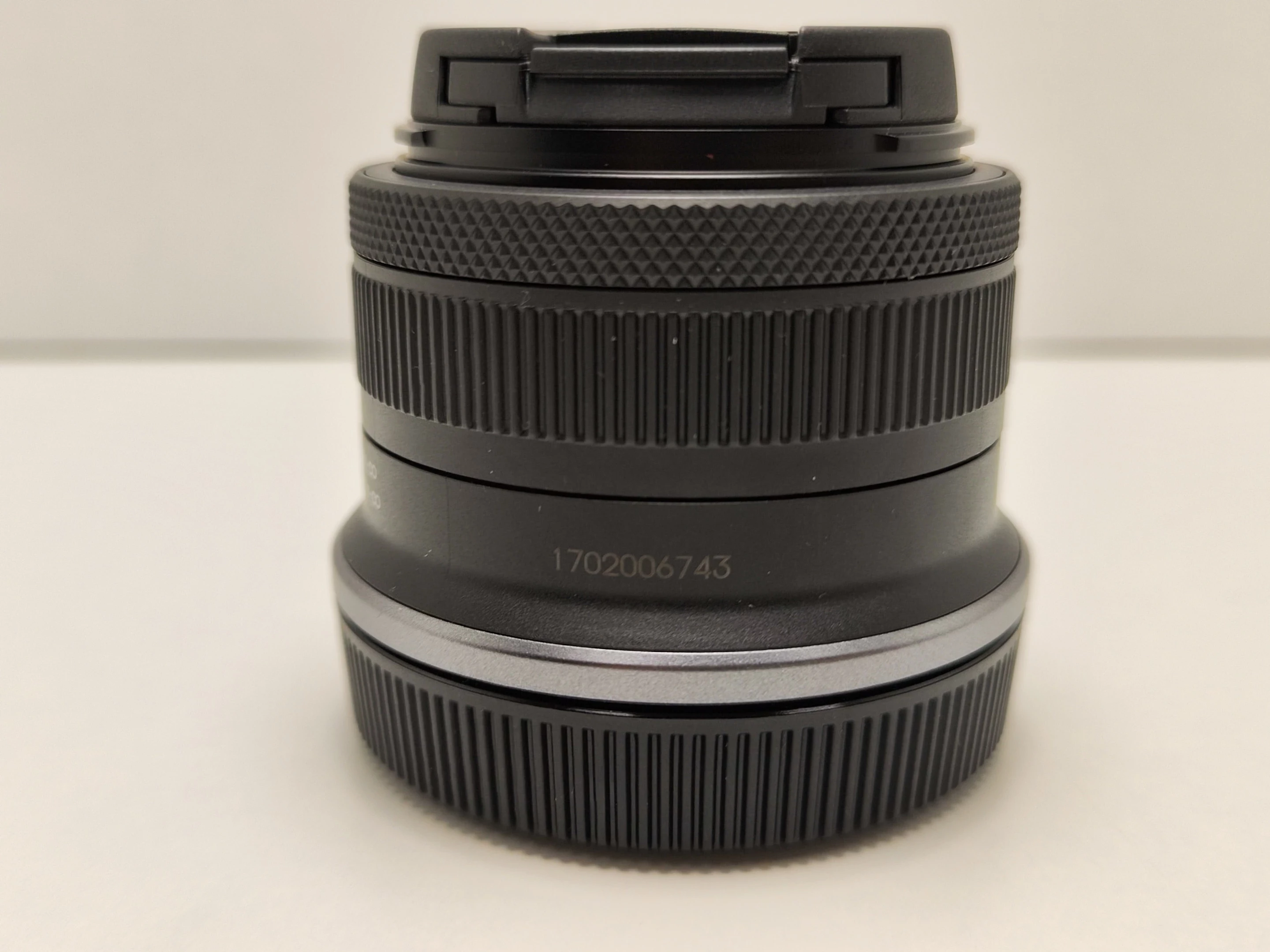 obiektyw-canon-rf-s-18-45mm-f45-63-is-stm-przyslona-207058-229294