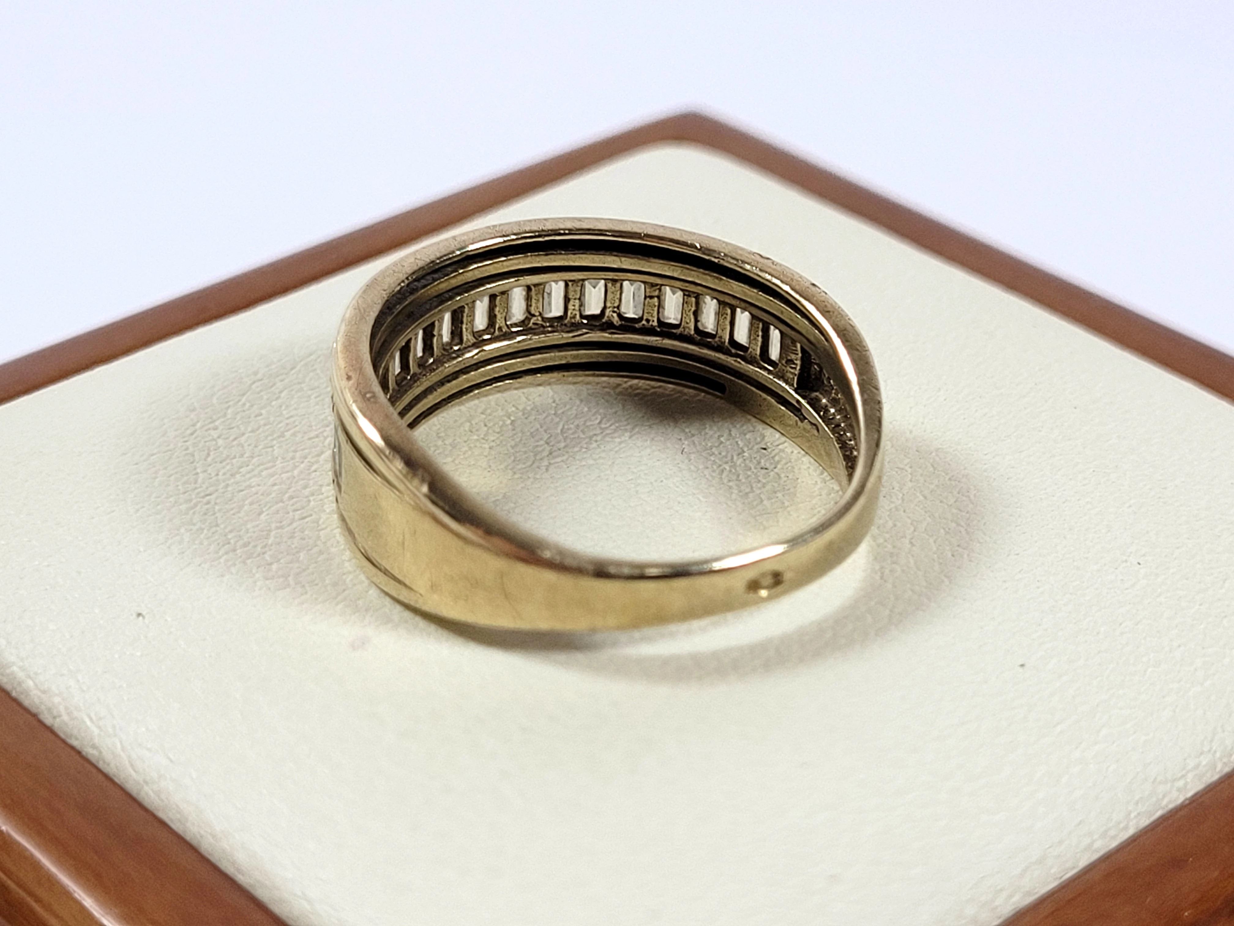 elegancki-zloty-pierscionek-304gr-333pr-material-15835-2