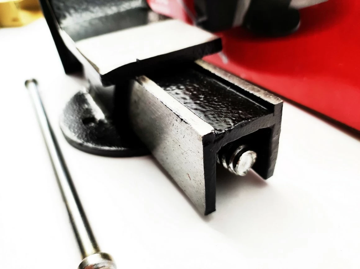 imadlo-meec-tools-100mm-maksymalny-rozstaw-szczek-100