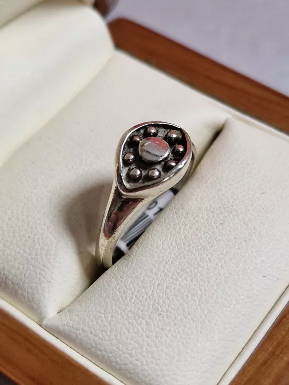 srebrny-pierscionek-925-323g-r17-emilii-gierczak-35-szczecin-rs