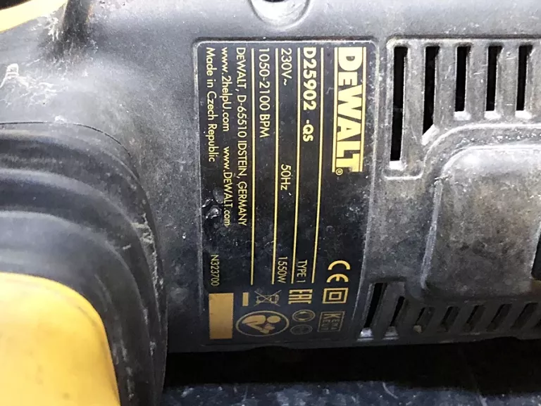 DEWALT D25902K MŁOT WYBURZENIOWY SDS-MAX 19J