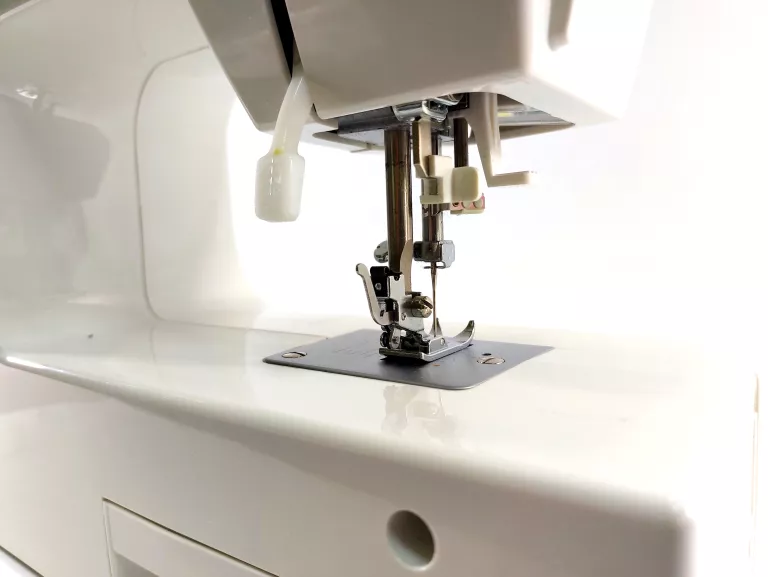niezawodna-maszyna-do-szycia-singer-2282-product-id-715c8088-f10f-4776-8740-bc001454c536