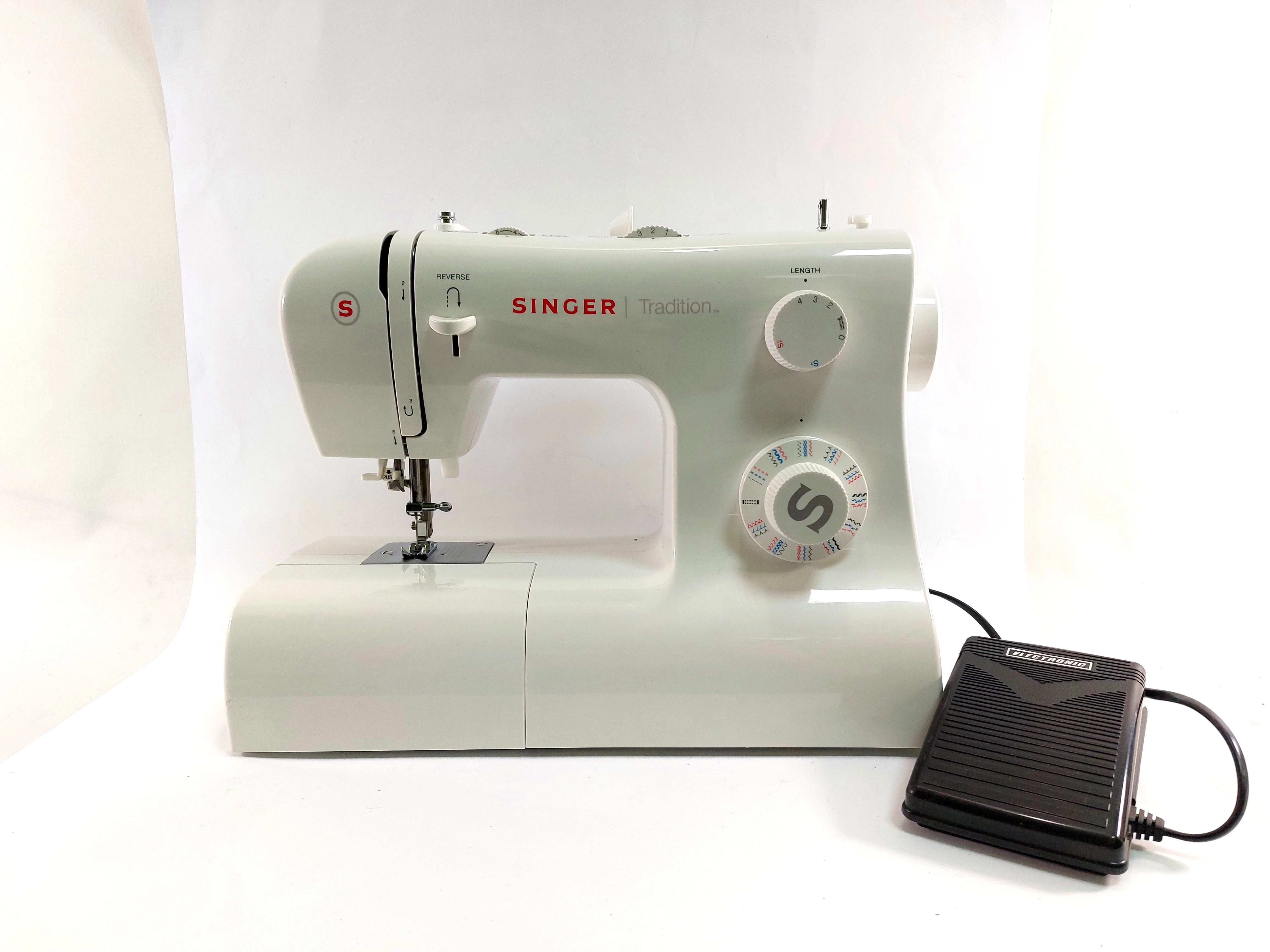 niezawodna-maszyna-do-szycia-singer-2282-polska-319-szczytno