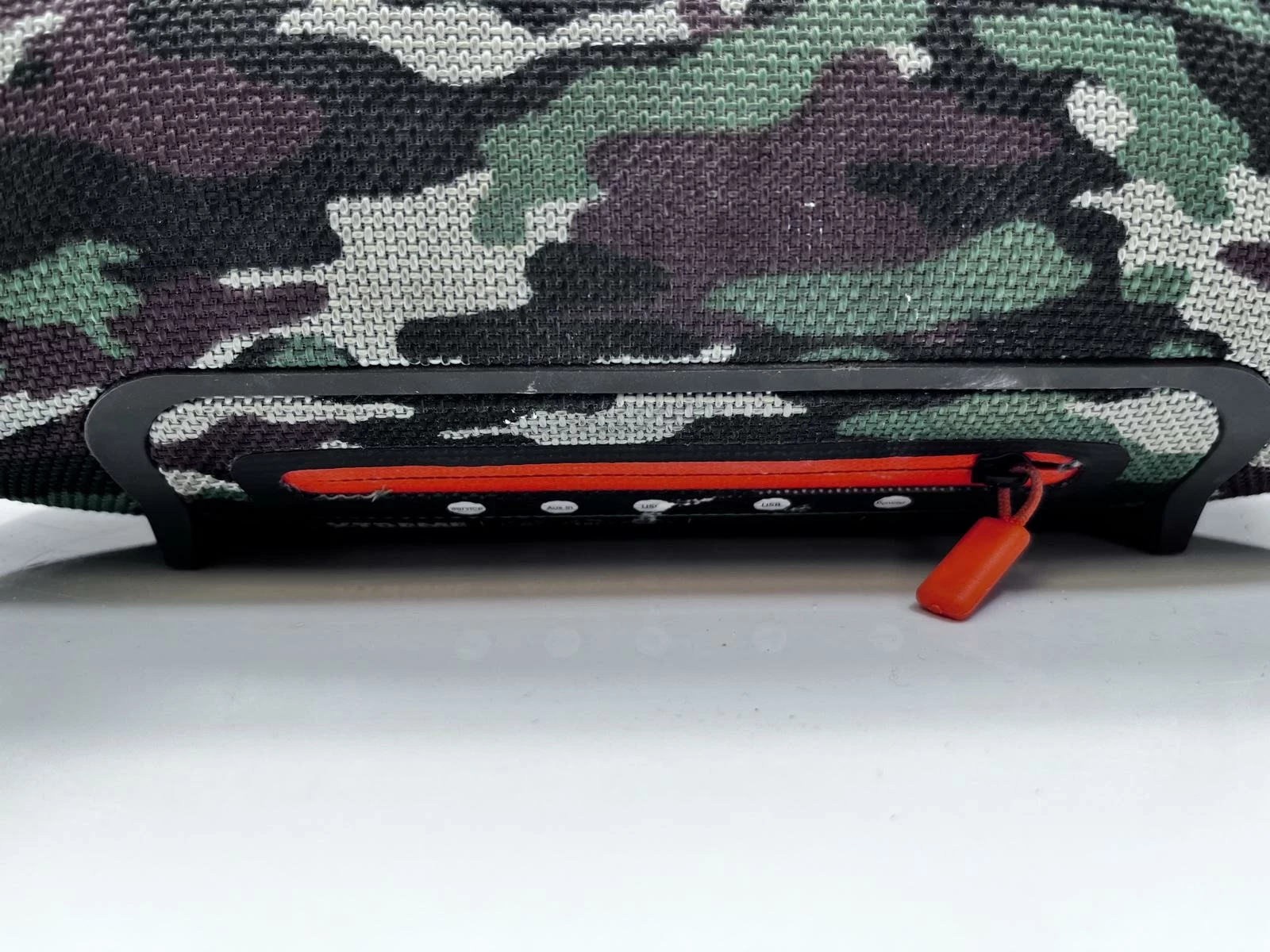 glosnik-bt-jbl-xtreme-moro-pud-uszkodzona-bateria-moc-40