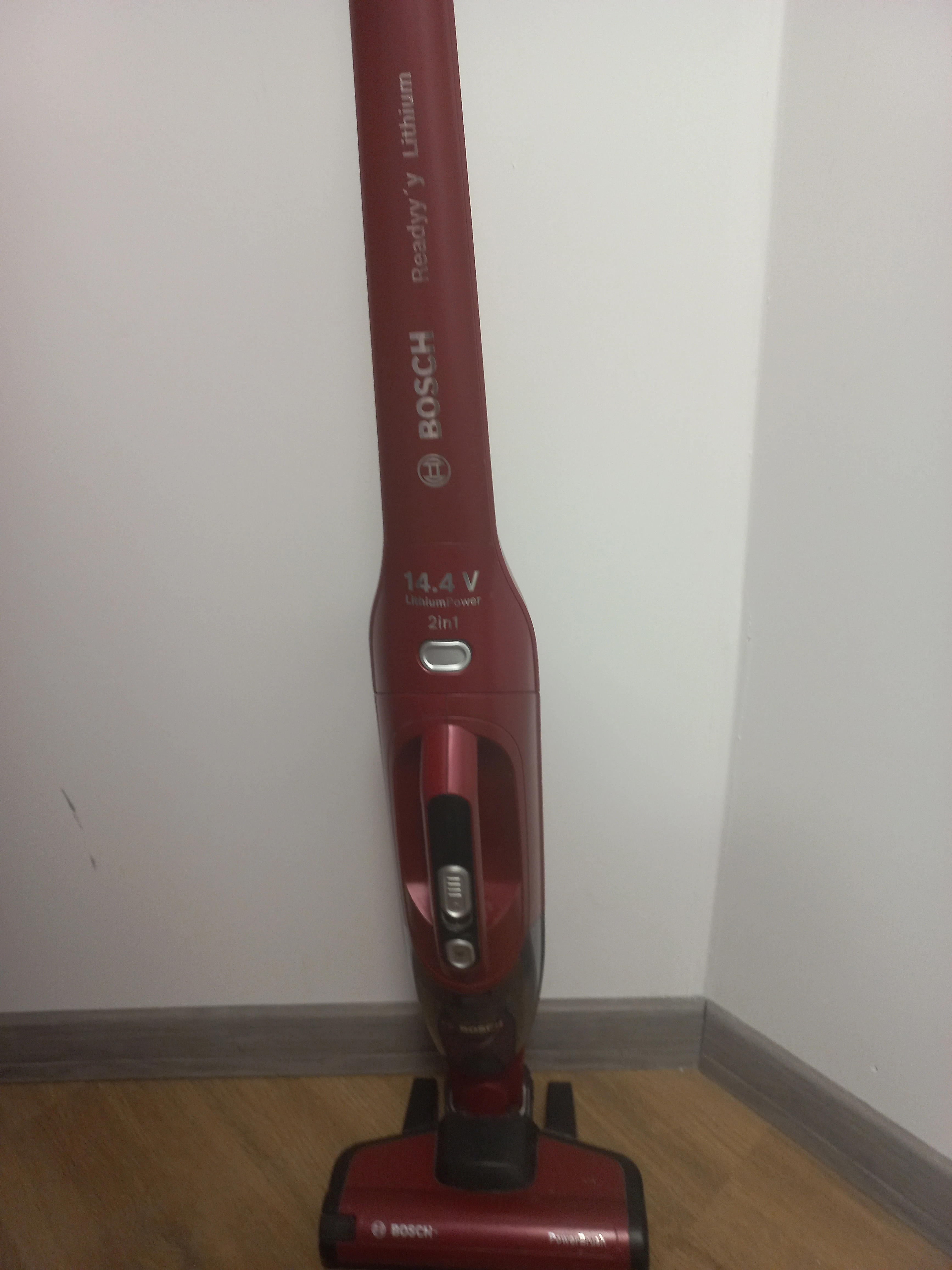 odkurzacz-pionowy-bosch-readyyy-144-v-bbh2p14l-kolor-dominujacy-bialy