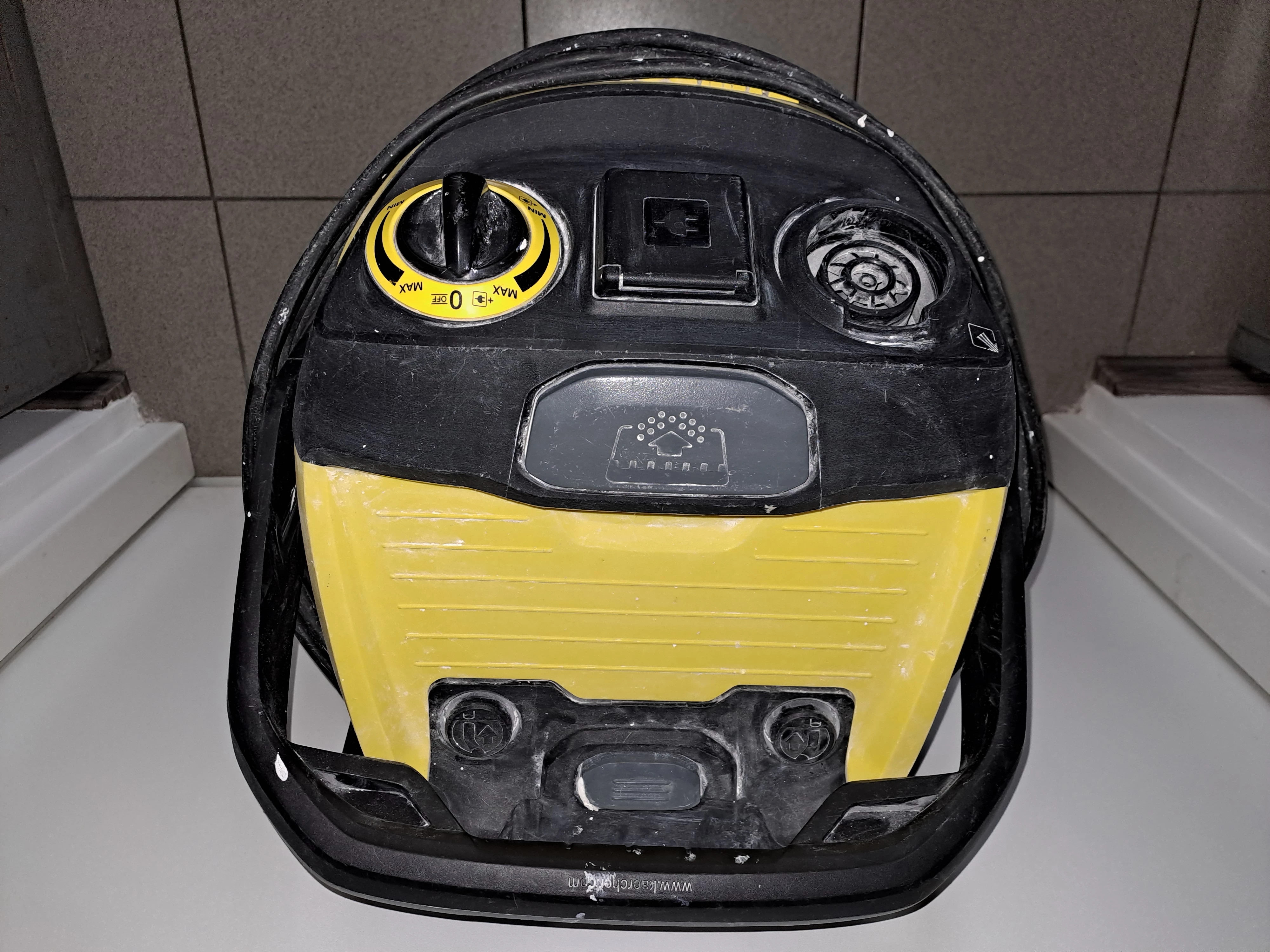 odkurzacz-przemyslowy-karcher-wd6-marka-karcher