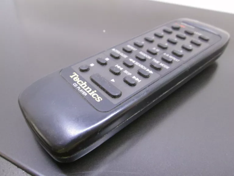 odtwarzacz-cd-technics-sl-pg490-czarny-pilot-model-sl-pg490