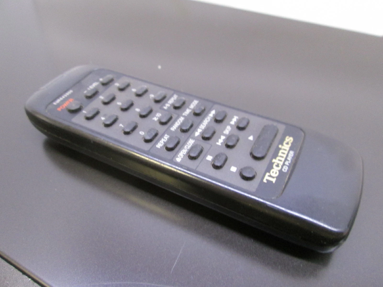 odtwarzacz-cd-technics-sl-pg490-czarny-pilot-odtwarzane-nosniki-cd