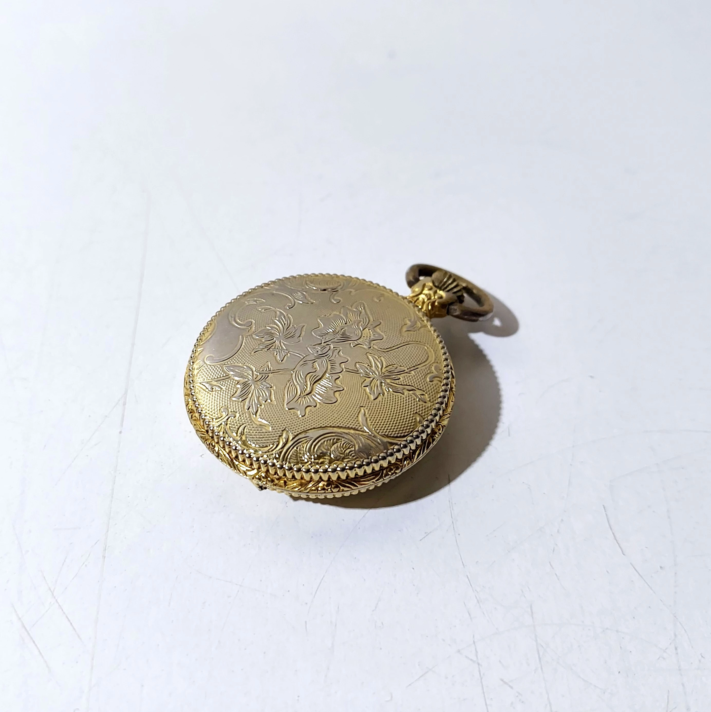 zegarek-nakrecany-lucerne-rodzaj-analogowe