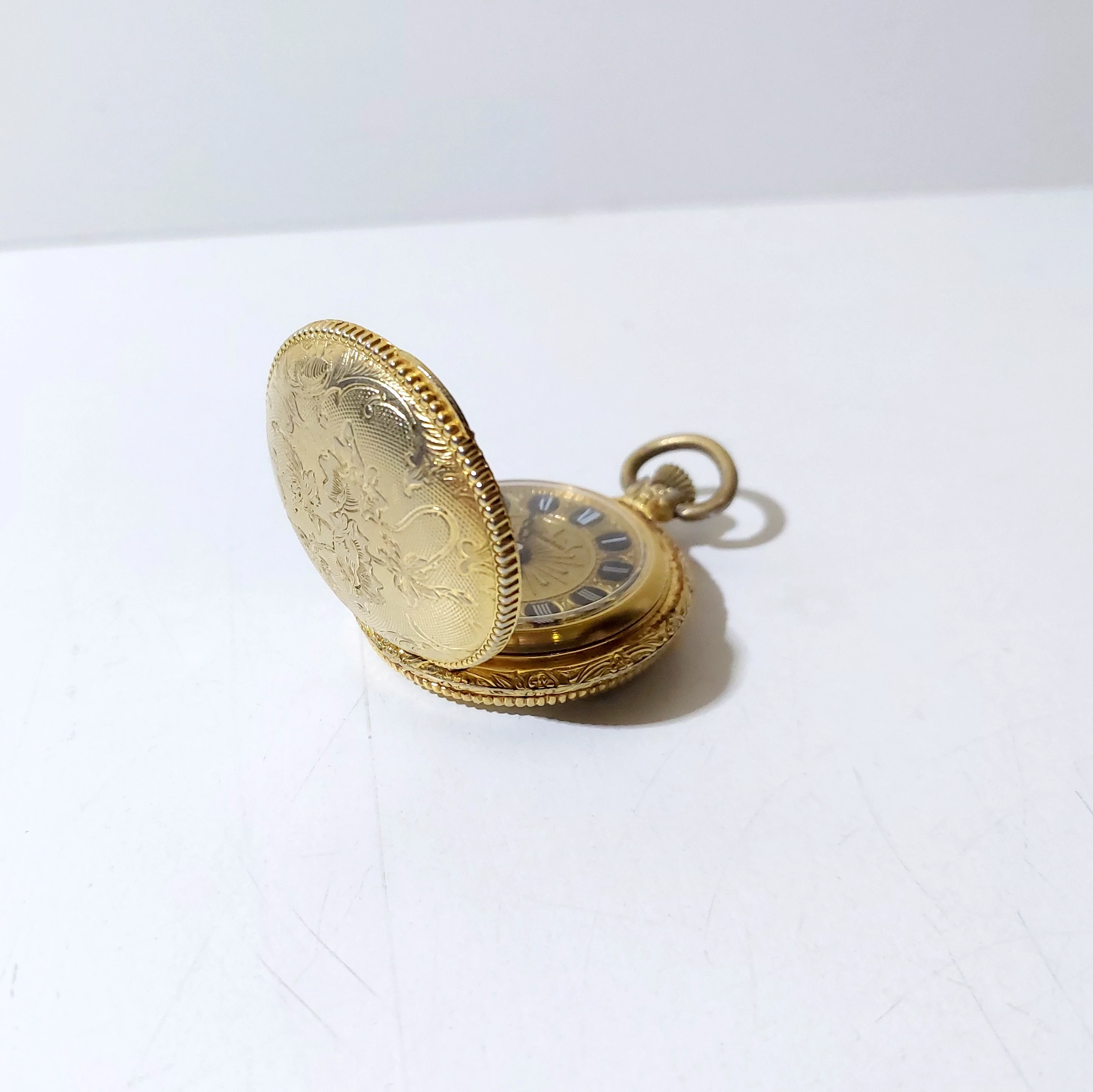 zegarek-nakrecany-lucerne-mechanizm-mechaniczny