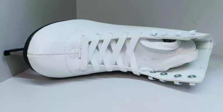 lyzwy-figurowe-r37-tesco-czytaj-rozmiar-37