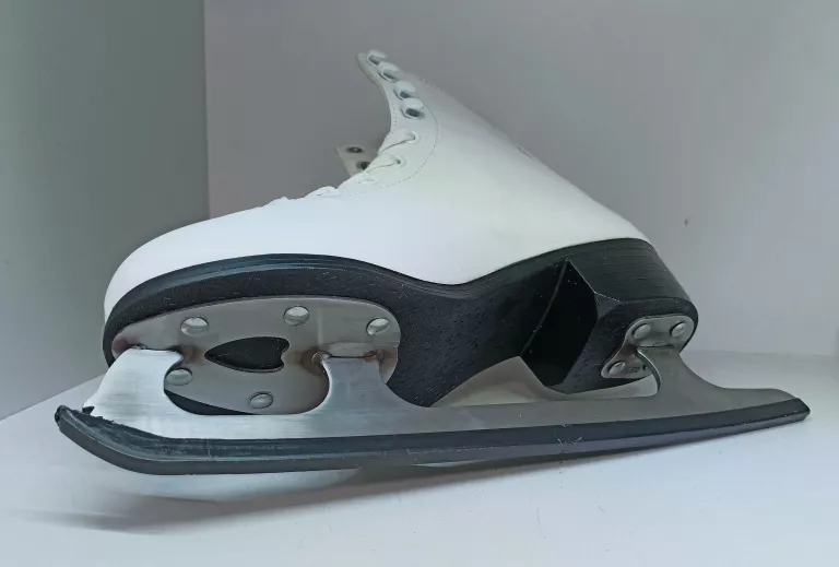 lyzwy-figurowe-r37-tesco-czytaj-ean-gtin-7613709213355