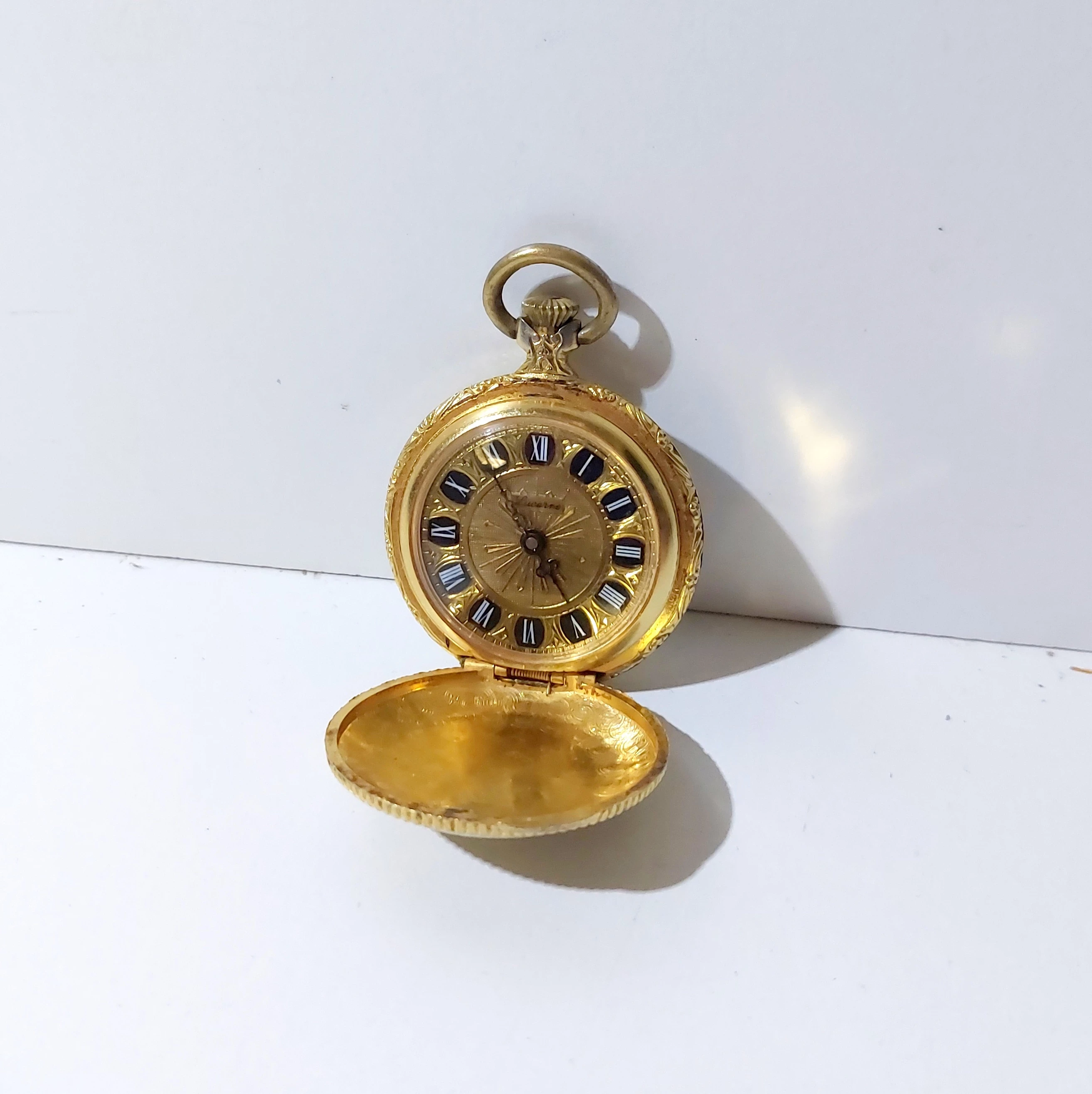 zegarek-nakrecany-lucerne-niepodleglosci-393-gryfice