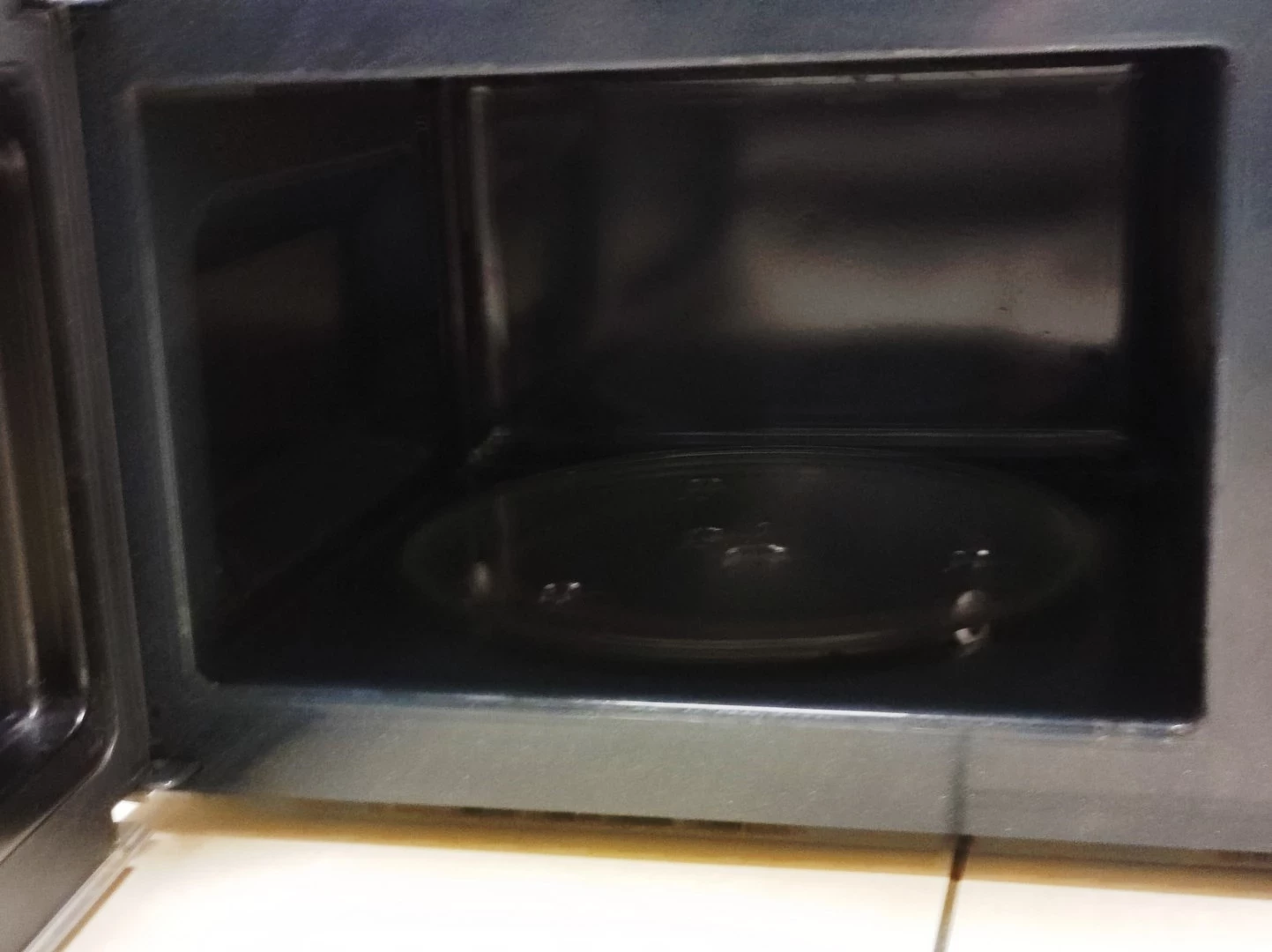 mikrofala-samsung-me732k-moc-mikrofal-800