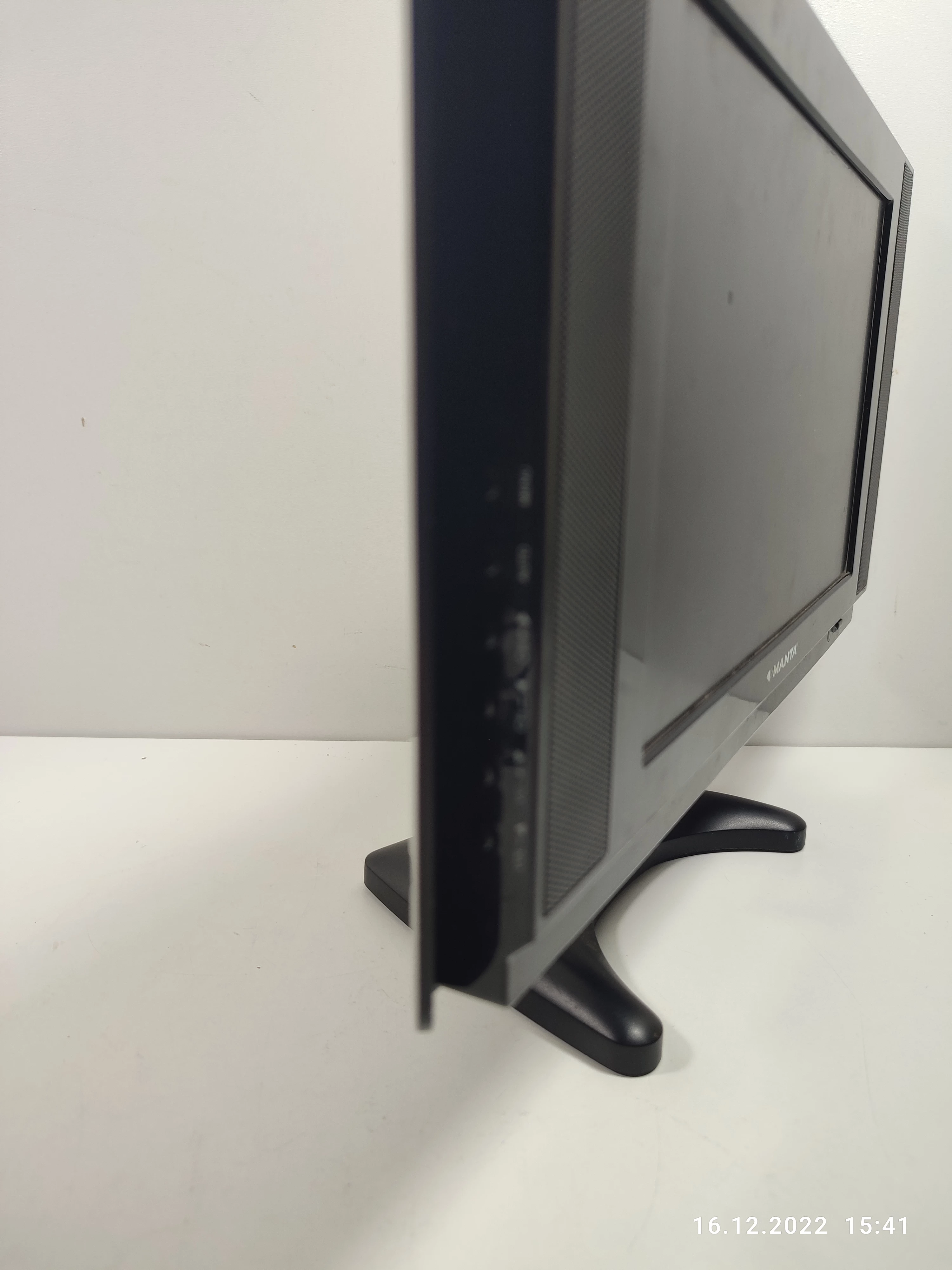 mini-telewizor-manta-lcd-tv-1101-przekatna-ekranu-cale-11