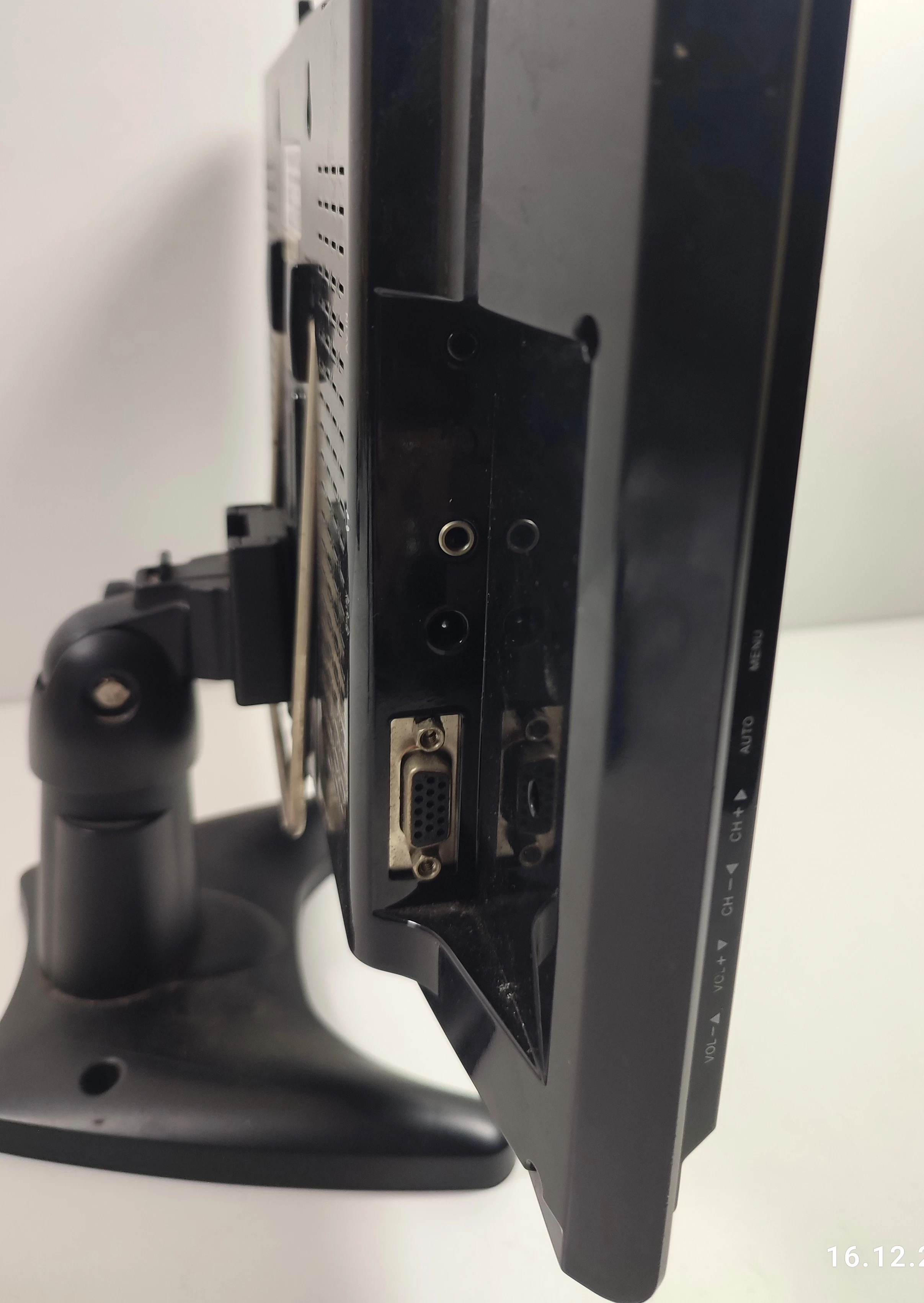 mini-telewizor-manta-lcd-tv-1101-marka-manta