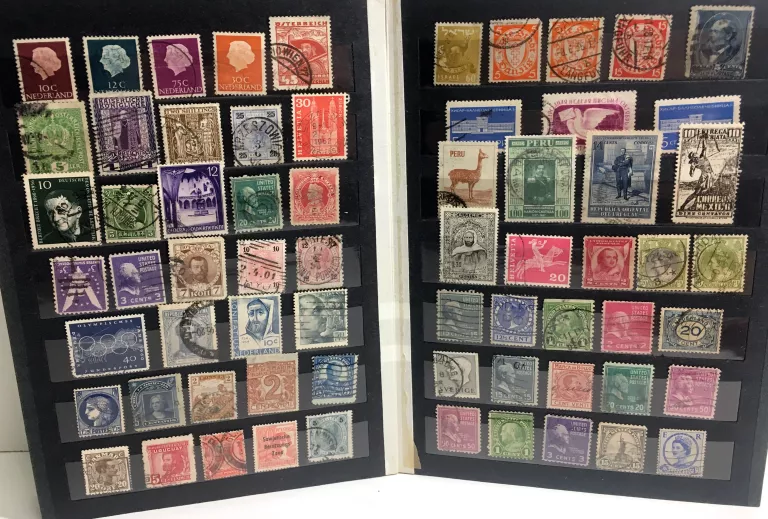 klaser-znaczki-pocztowe-zagraniczne-swiat-ok-750-plac-imbramowski-121-krakow