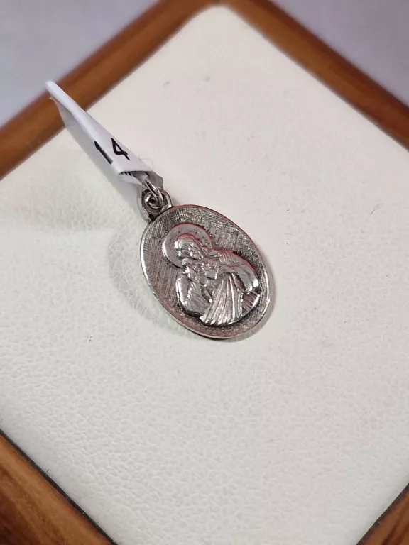 srebrny-wisiorek-maryjka-925-095g-stan-11323-2