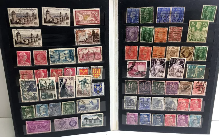 klaser-znaczki-pocztowe-zagraniczne-swiat-ok-750-plac-imbramowski-121-krakow