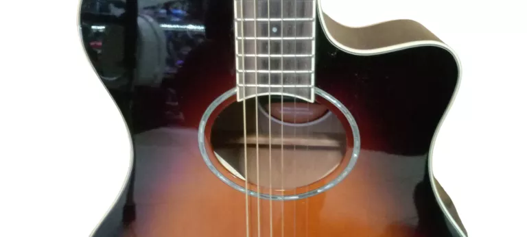 GITARA YAMAHA APX 600 + POKROWIEC