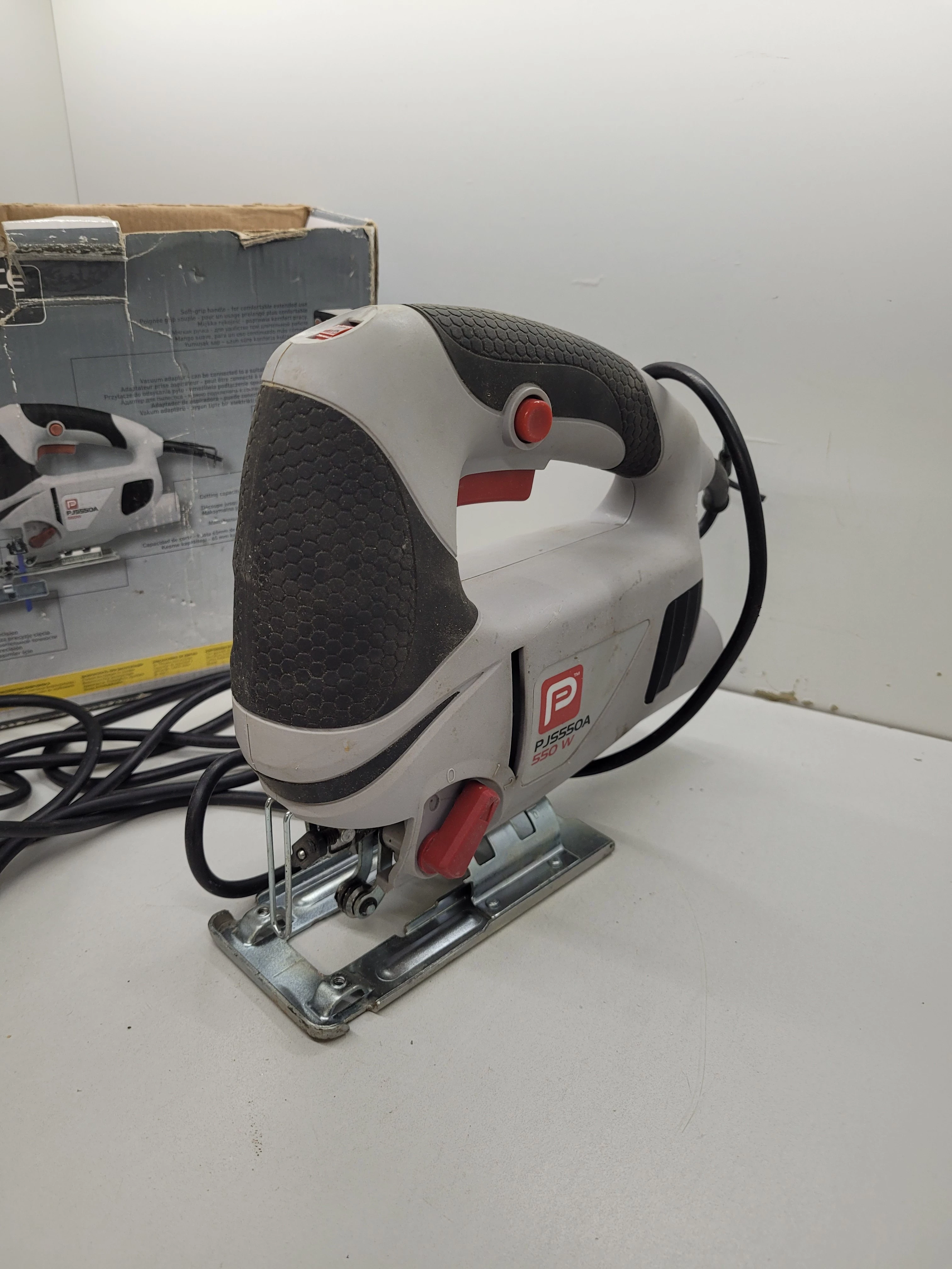 wyrzynarka-performance-pjs550a-rodzaj-silnika-silnik-szczotkowy