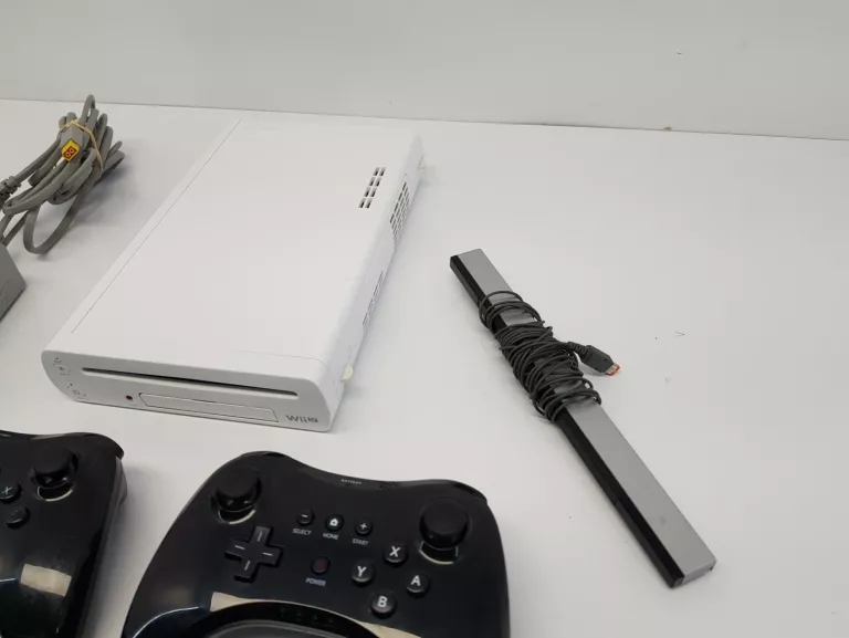 KONSOLA NINTENDO WII U 8GB DWA PADY