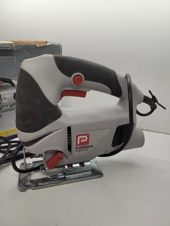 wyrzynarka-performance-pjs550a-mocowanie-brzeszczotu-chwyt-typu-t