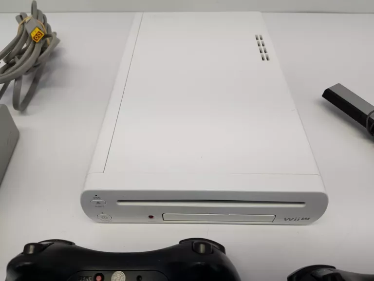 KONSOLA NINTENDO WII U 8GB DWA PADY