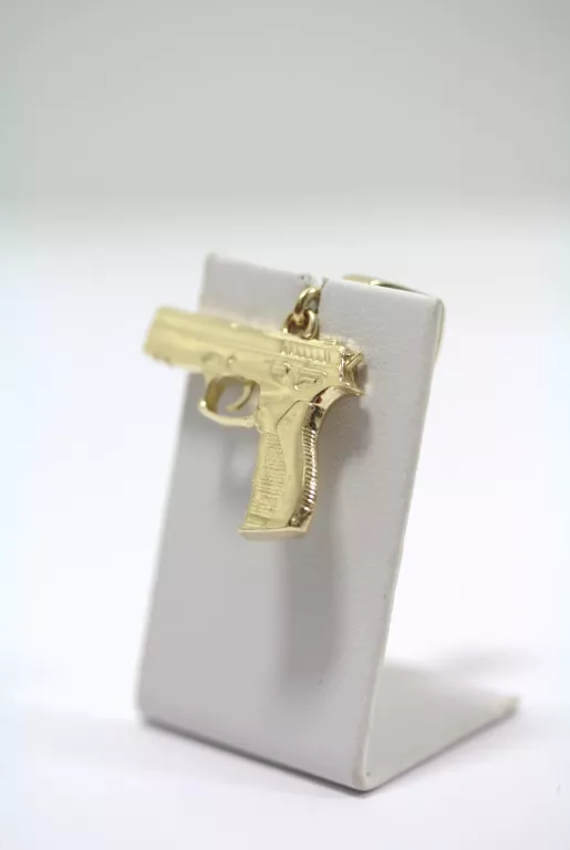 zlota-zawieszka-pistolet-585-1257g-material-zolte-zloto