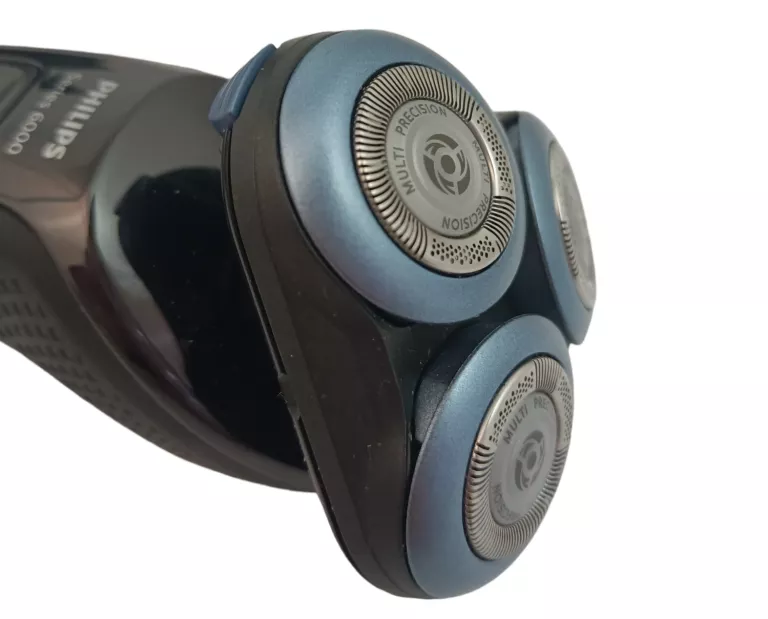 golarka-philips-s6680-wraz-z-akcesoriami-uzytkowanie-na-mokro-i-sucho