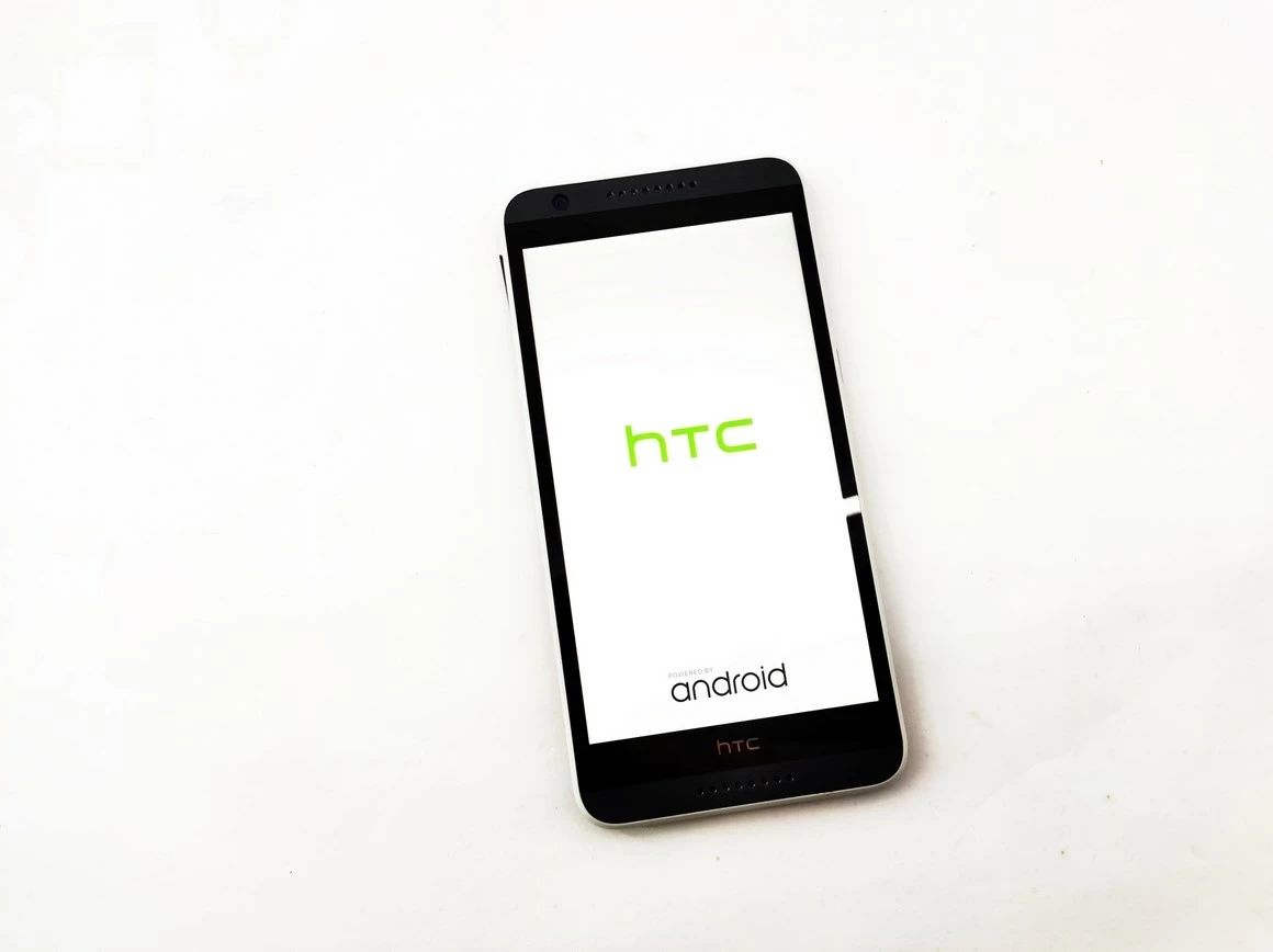 telefon-htc-desire-820-1-maja-47-sj-lublin