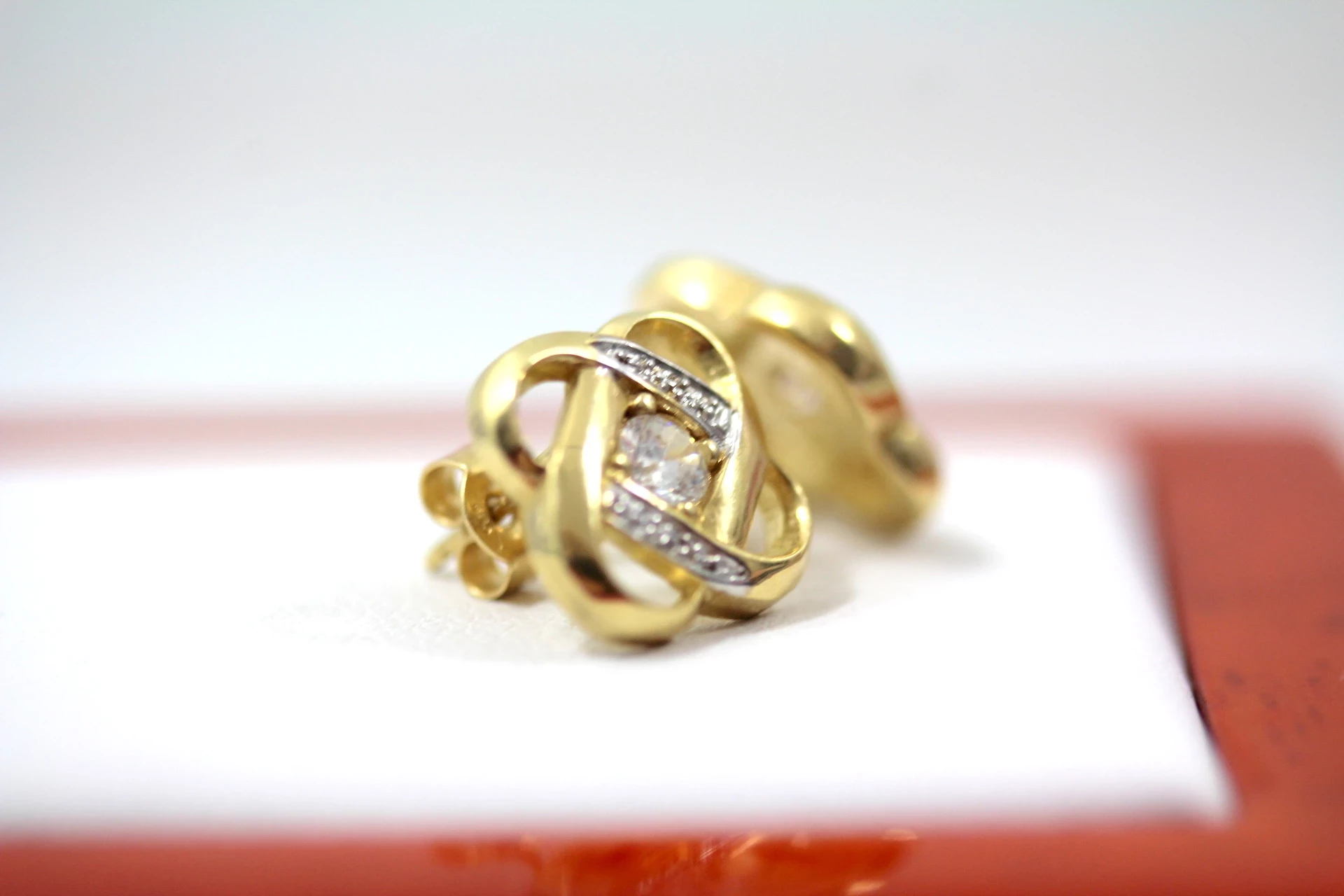 sliczne-nowe-zlote-kolczyki-cyrkonia-p-585-g-370-aleje-jerozolimskie-33-warszawa-boonum