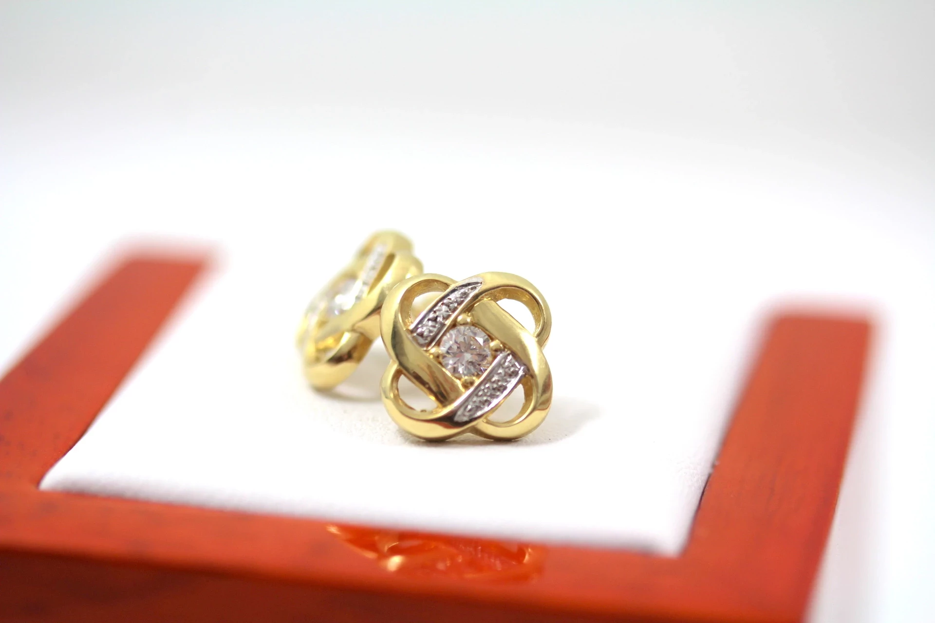 sliczne-nowe-zlote-kolczyki-cyrkonia-p-585-g-370-kolor-dominujacy-zloty