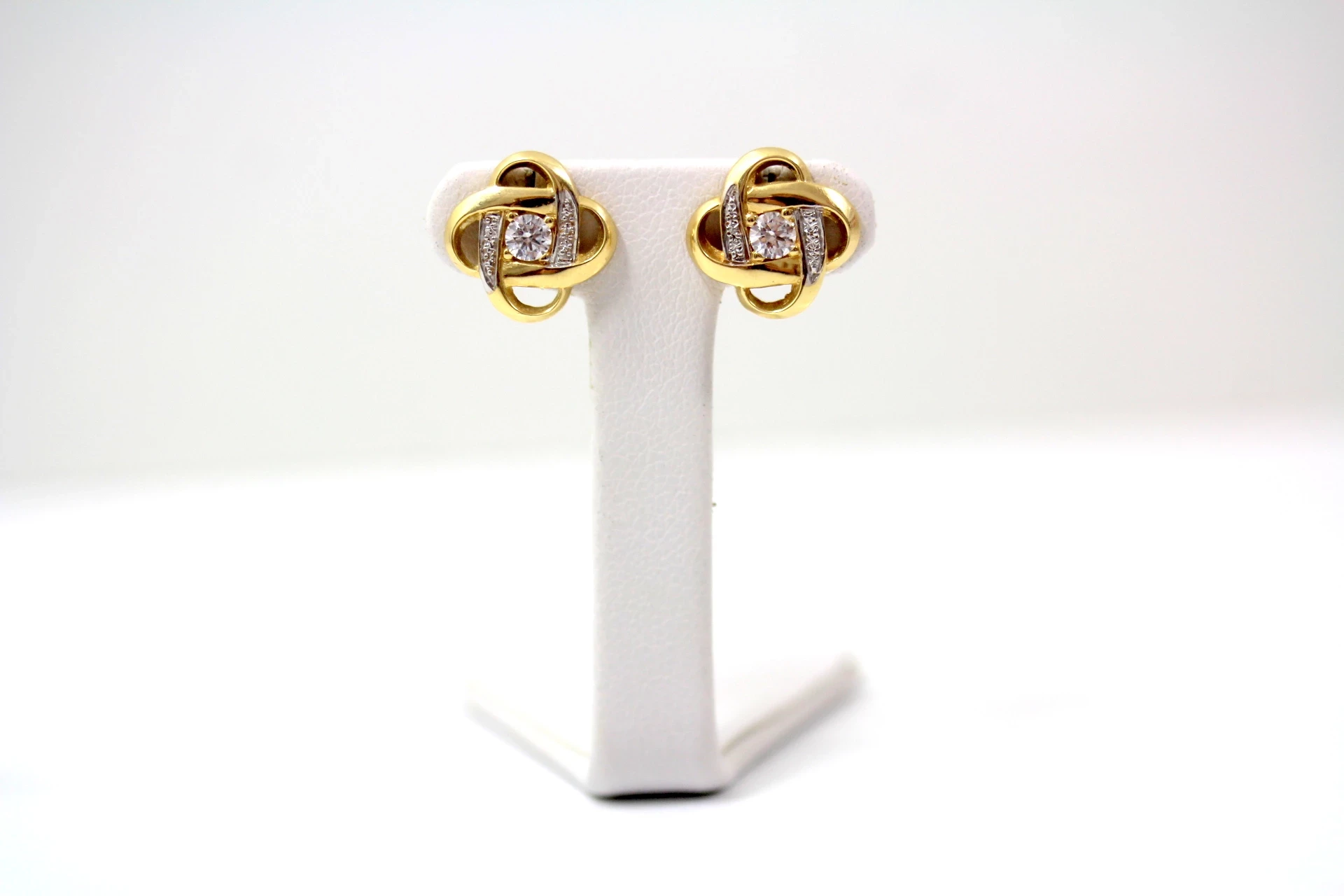 sliczne-nowe-zlote-kolczyki-cyrkonia-p-585-g-370-marka-inna-marka